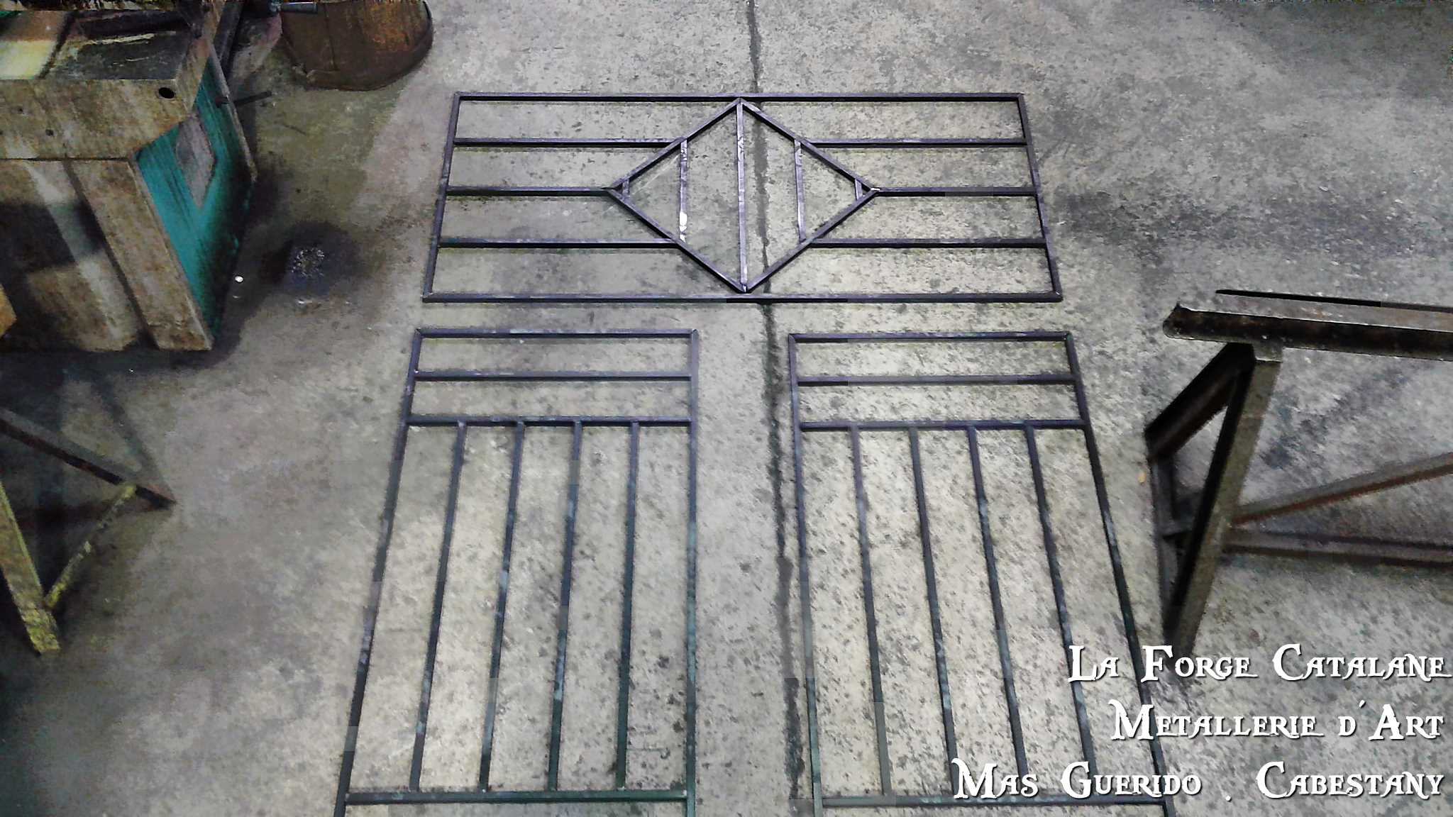 grille securite protection carre losange geometrie fer Forge Catalane Cabestany 2.jpg